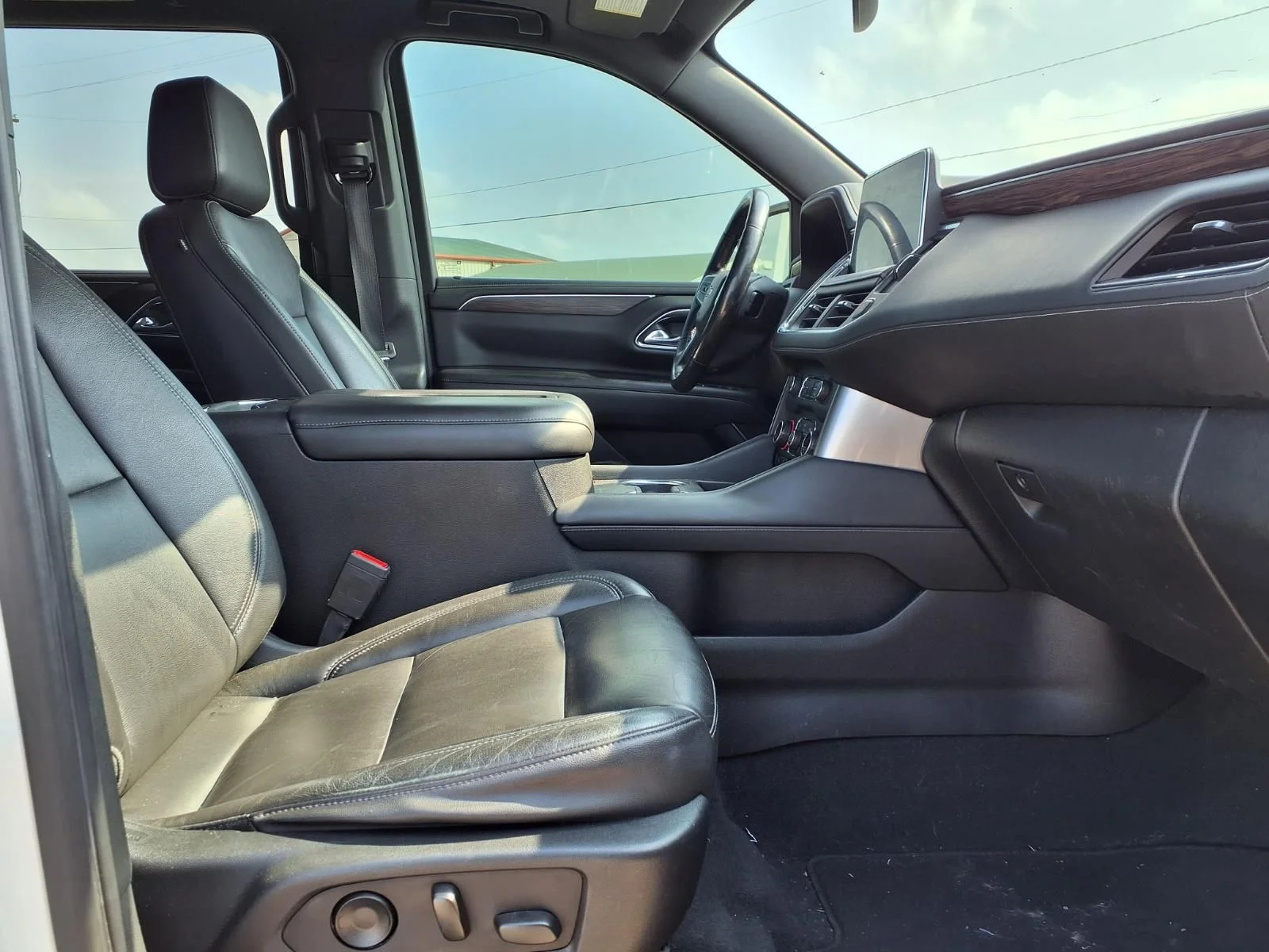 Used 2021 Beige Chevrolet Z71 image 14