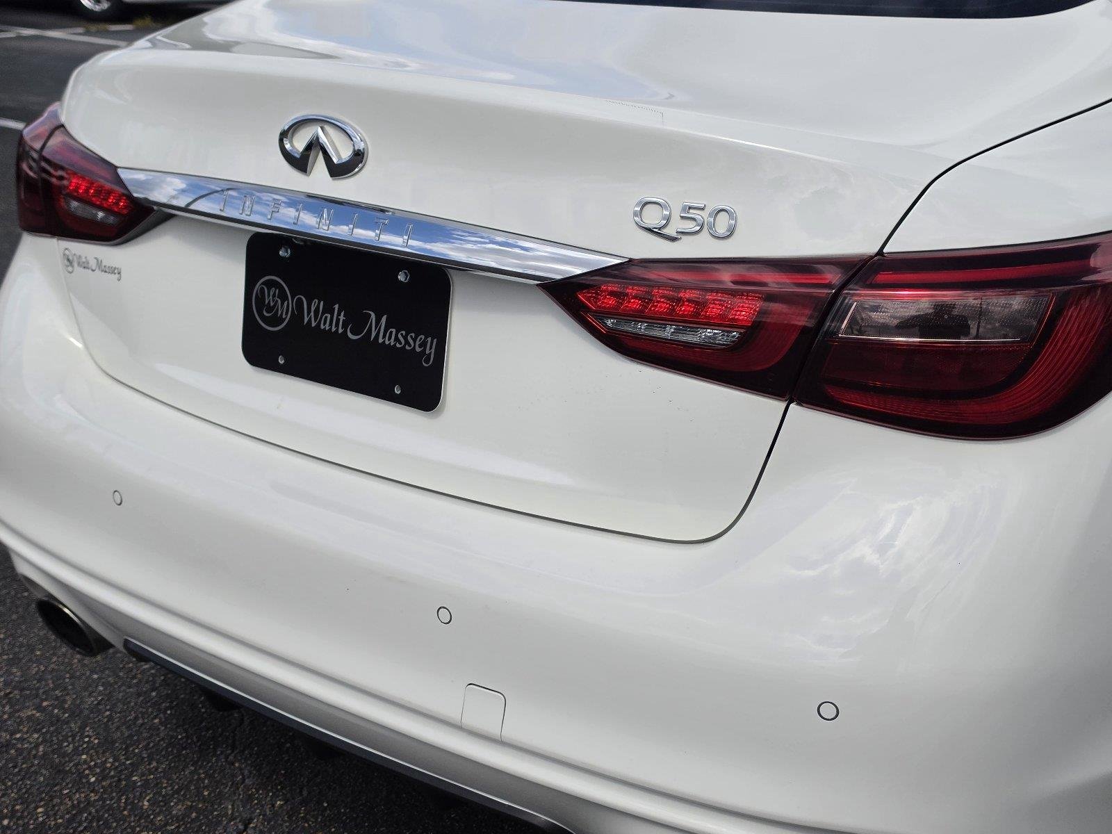 Used 2020 Pure White INFINITI 3.0t LUXE image 5