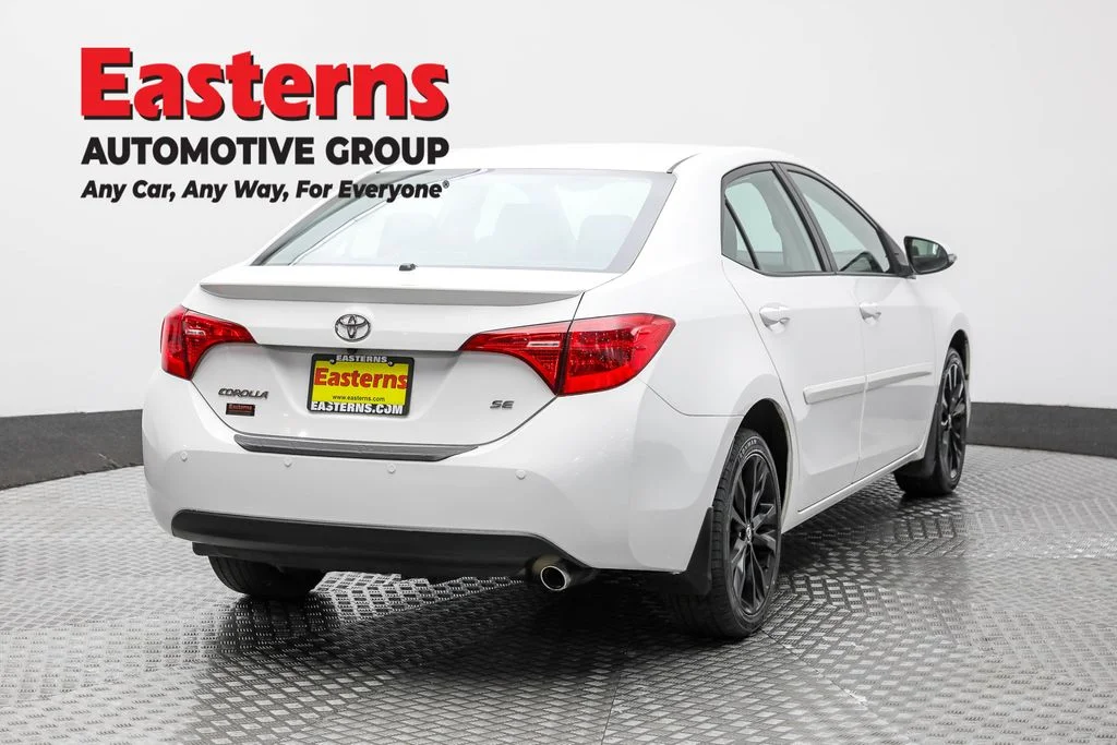 Used 2018 White Toyota SE image 5