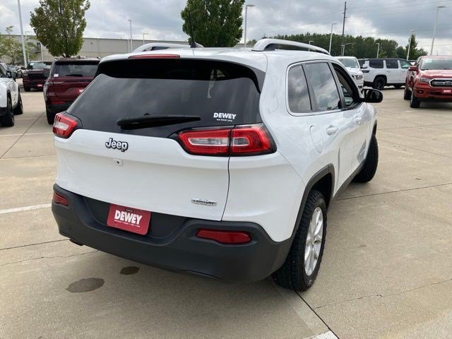 Certified Used 2017 Bright White Clearcoat Jeep Latitude image 7