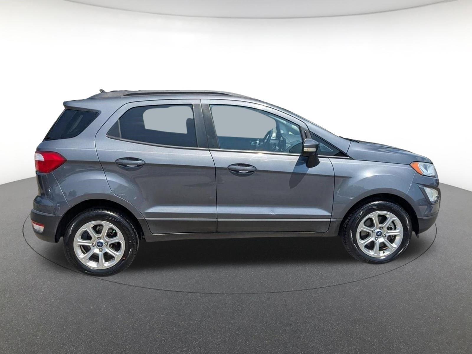 Used 2018 Smoke Metallic Ford SE image 3