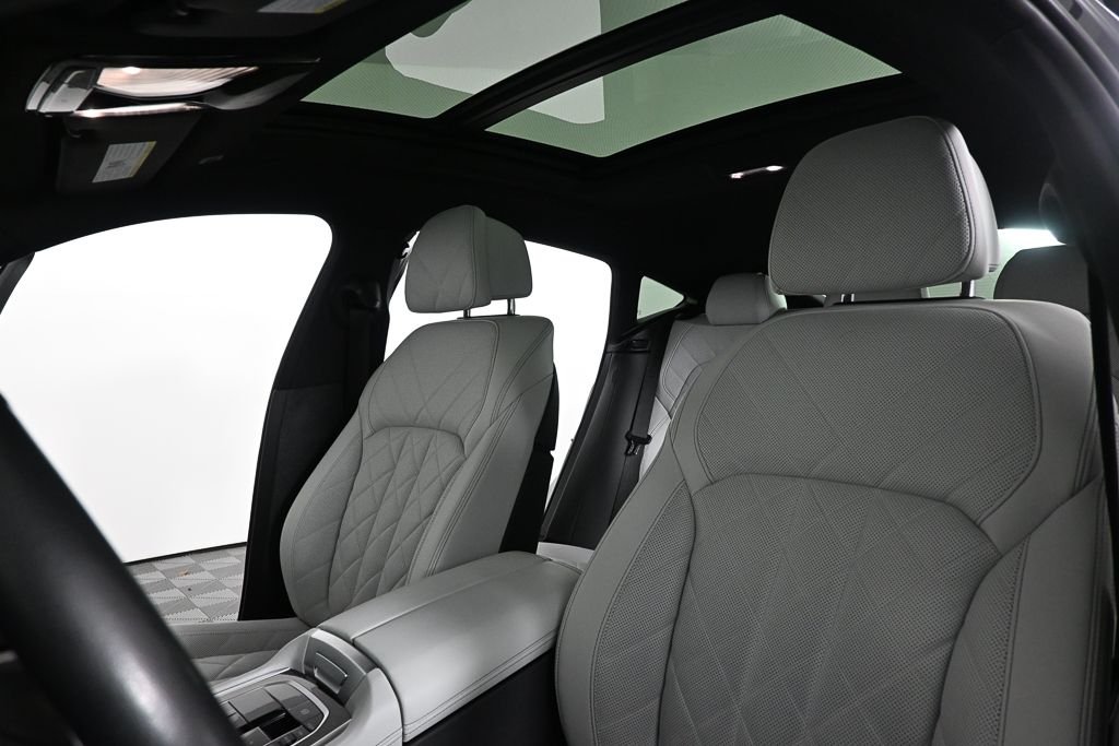 Used 2023 Gray BMW xDrive40i image 5