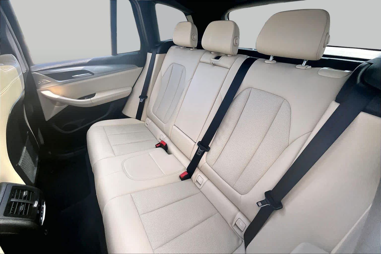 Used 2024 Jet Black BMW sDrive30i image 19