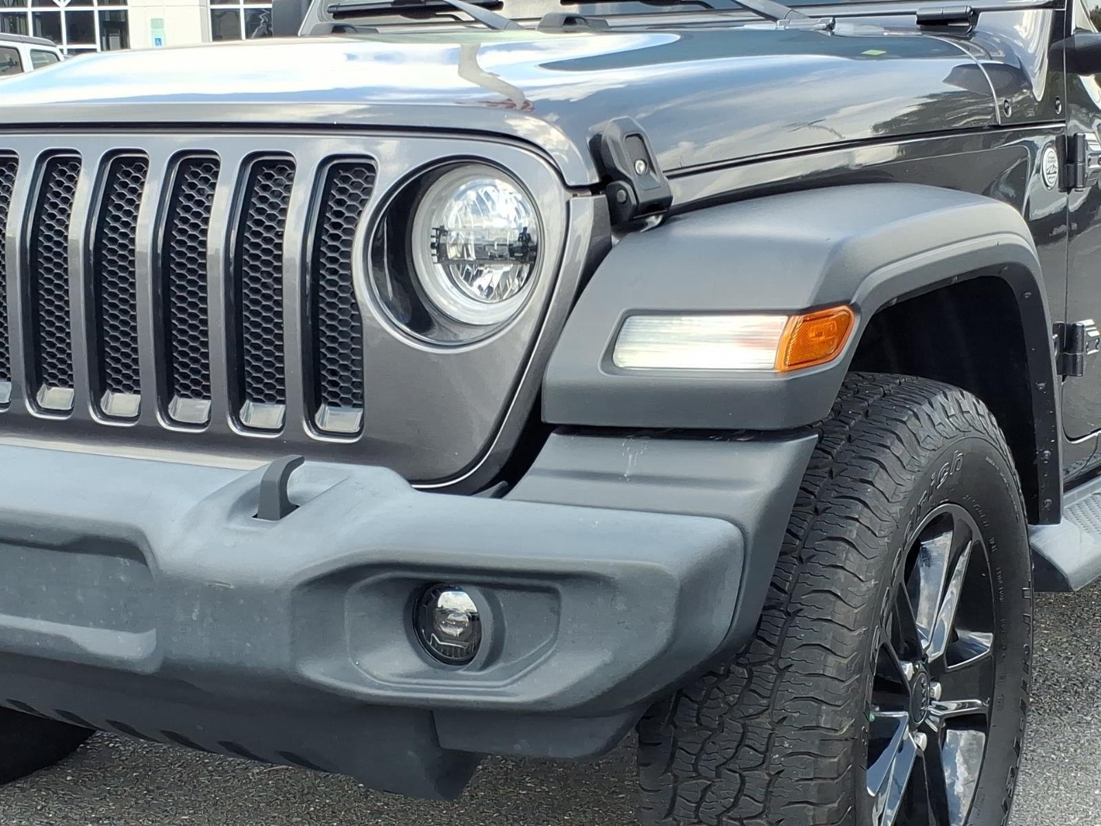 Used 2020 Granite Crystal Metallic Clearcoat Jeep Sport Altitude image 16