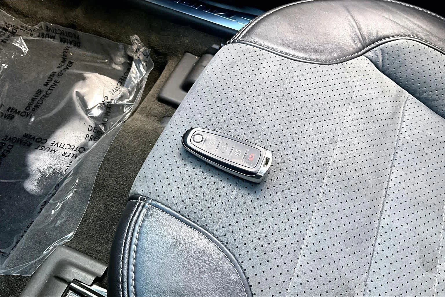 Used 2018 White Platinum Metallic Tri-Coat Ford SHO image 15