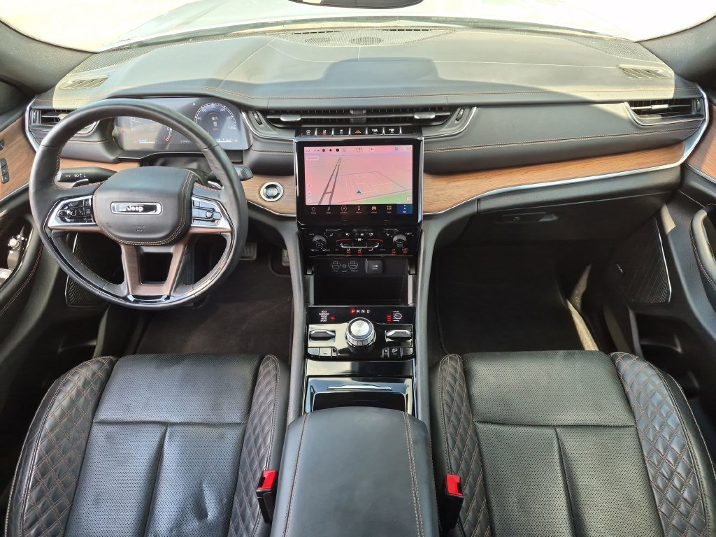 Used 2024 Silver Jeep Summit image 31
