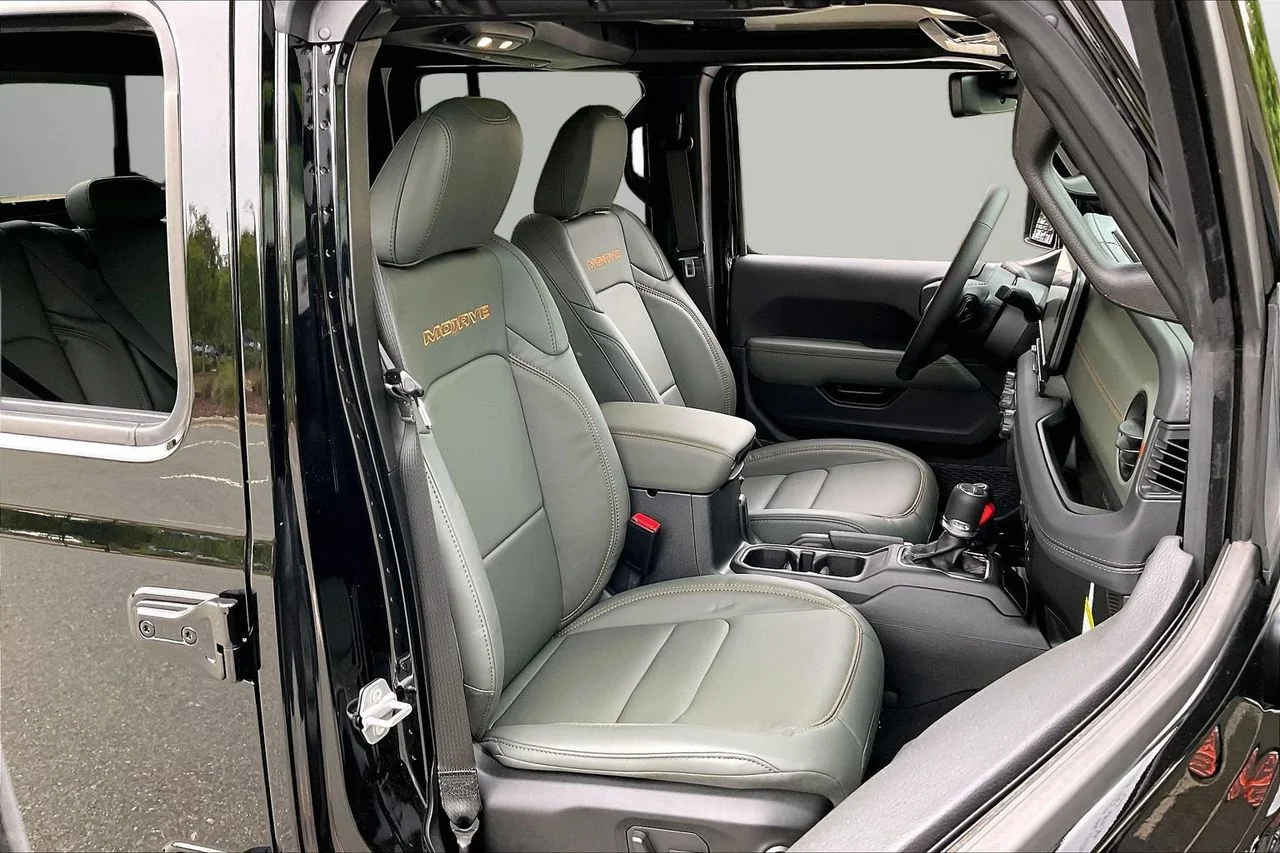 New 2026 Black Clear-Coat Exterior Paint Jeep Mojave X image 19
