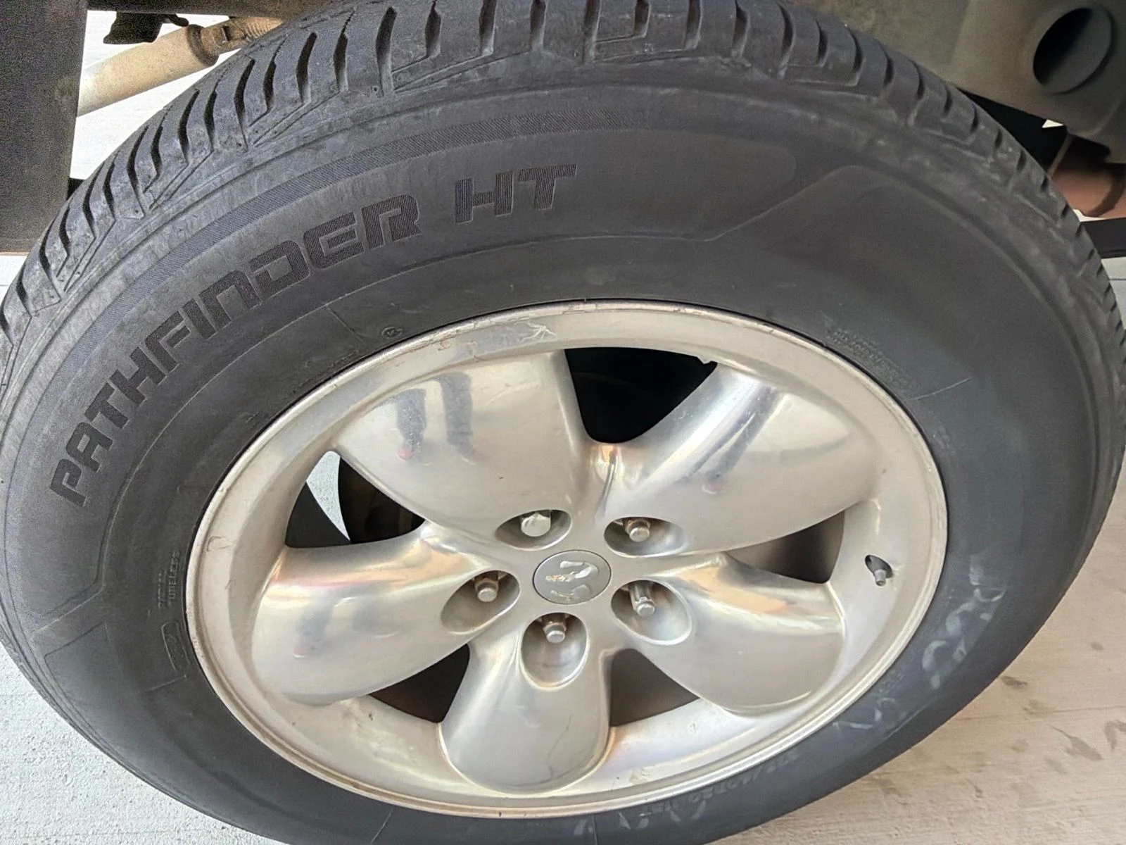 Used 2005 Blue Dodge SLT image 17