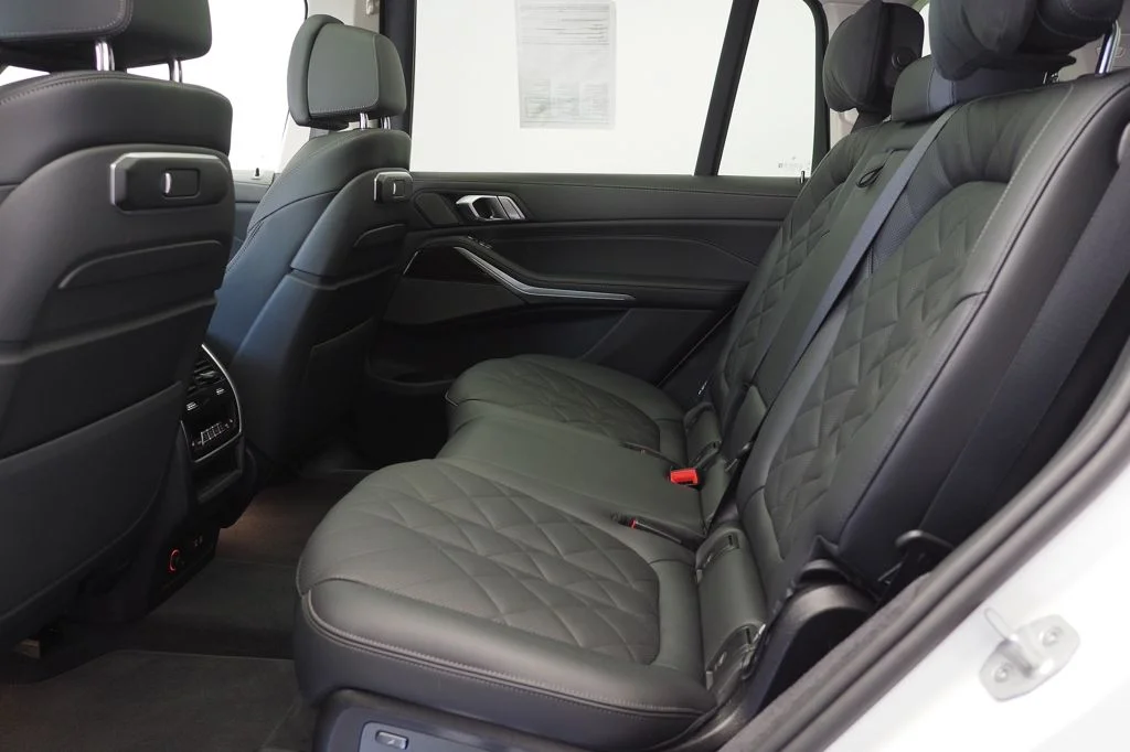 Certified Used 2026 Mineral White Metallic BMW xDrive40i image 19