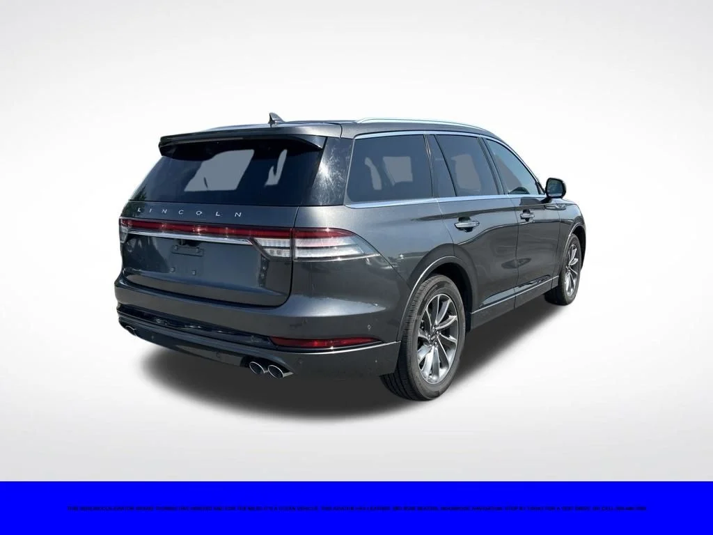 Used 2020 Gray Lincoln Grand Touring image 3