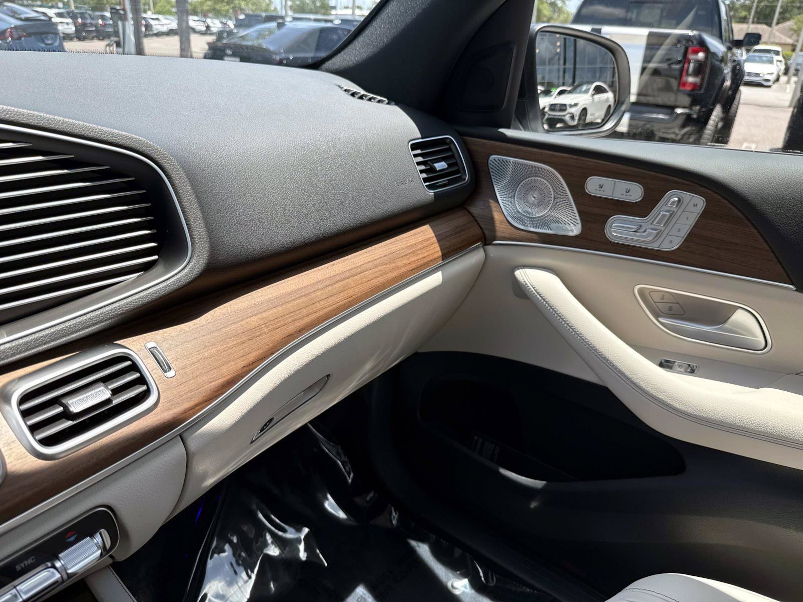 New 2026 Moonlight White Mercedes-Benz 350 4MATIC® SUV image 25