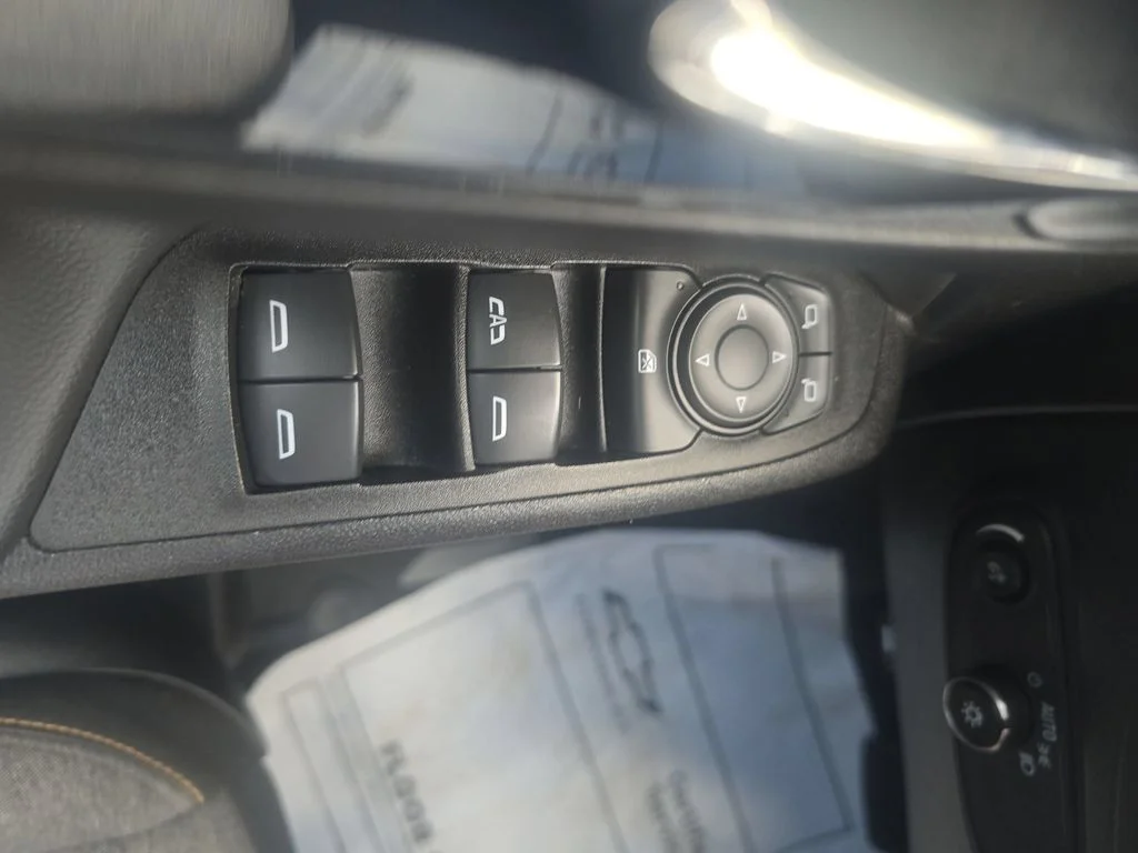 Used 2023 Summit White Chevrolet LT image 33