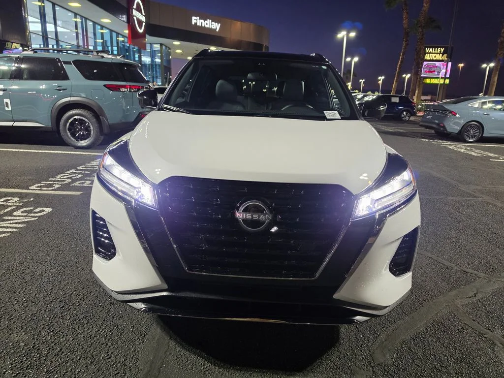 Certified Used 2023 White Nissan SR image 2