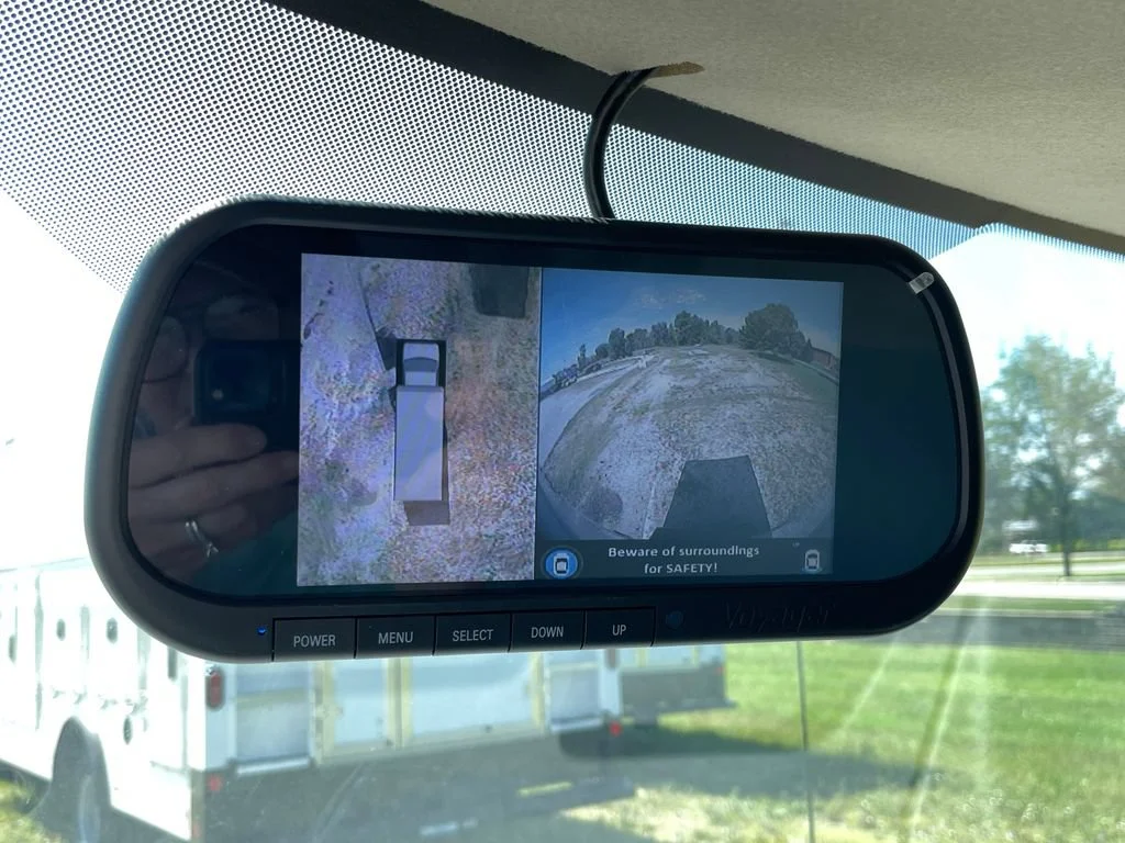 New 2025 Summit White GMC 1WT image 18