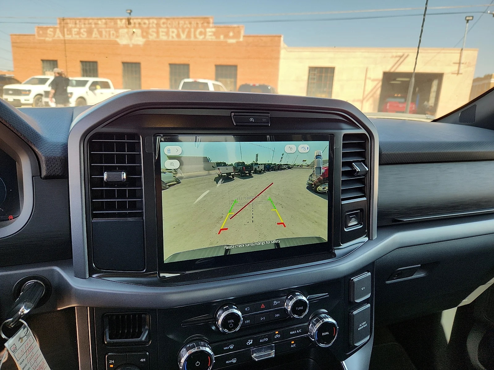 New 2026 Oxford White Ford XLT image 23