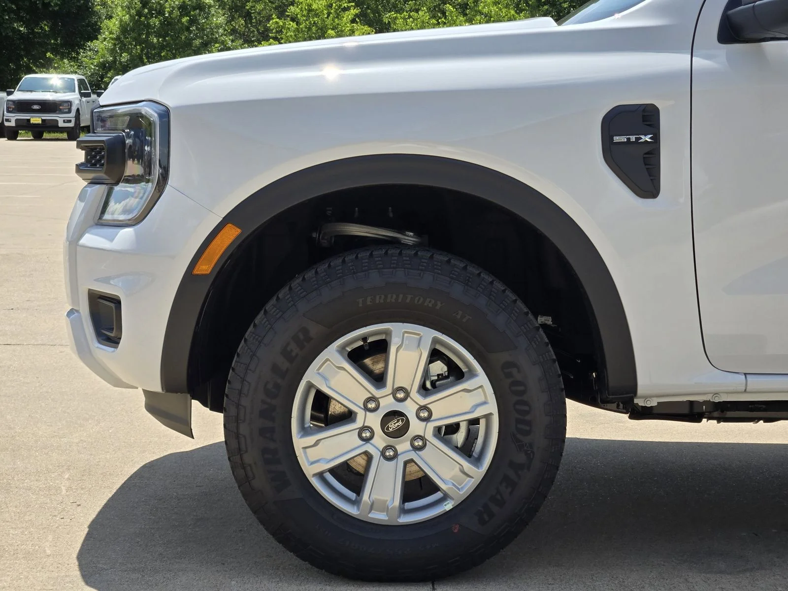New 2026 Oxford White Ford XL image 6