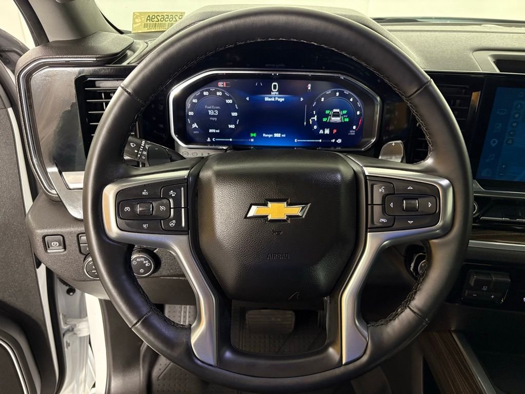 Used 2026 White Chevrolet LT image 18