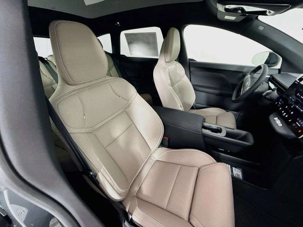 New 2027  Volvo  image 27