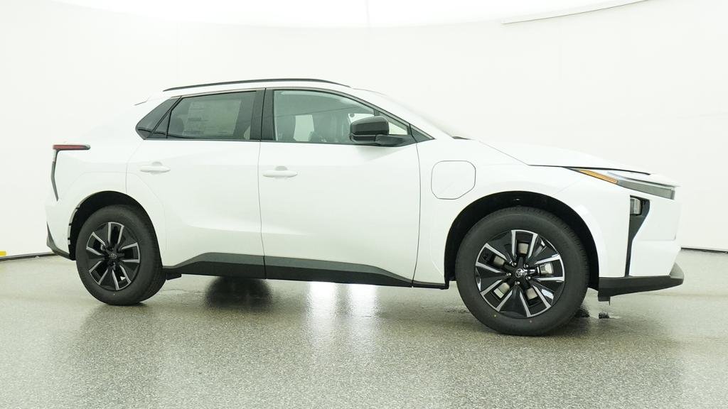 New 2026 Wind Chill Pearl Toyota XLE image 11