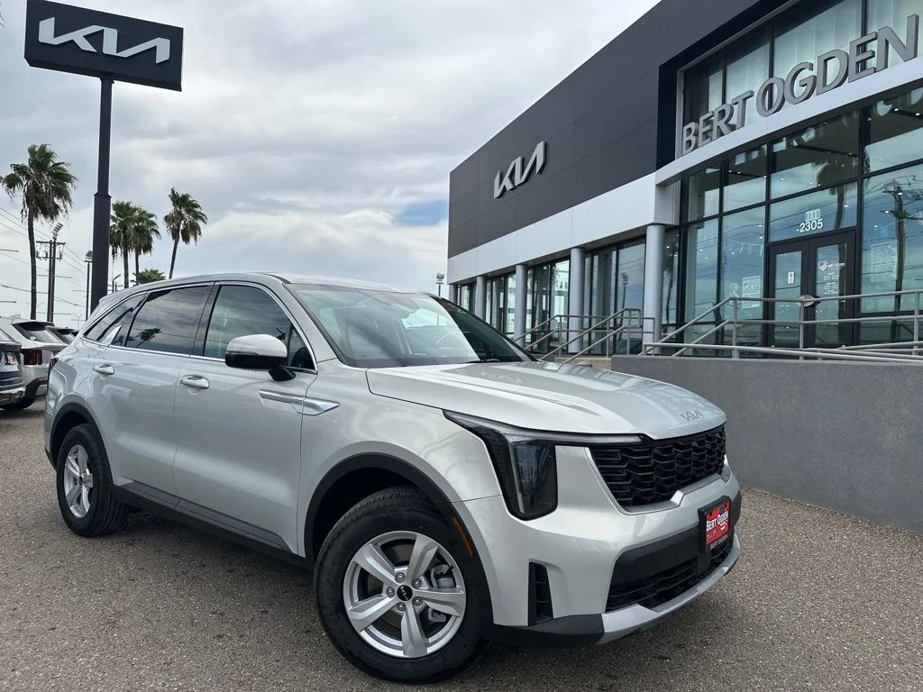 New 2026 White Kia LX image 1