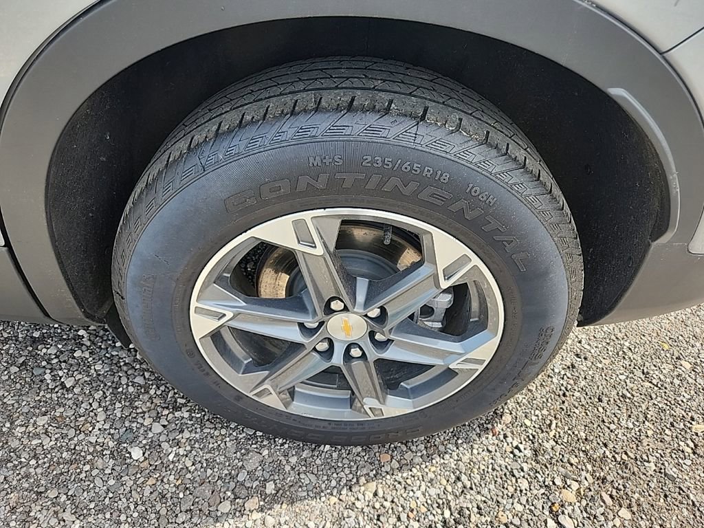 Used 2025 Sterling Gray Metallic Chevrolet 2LT image 25