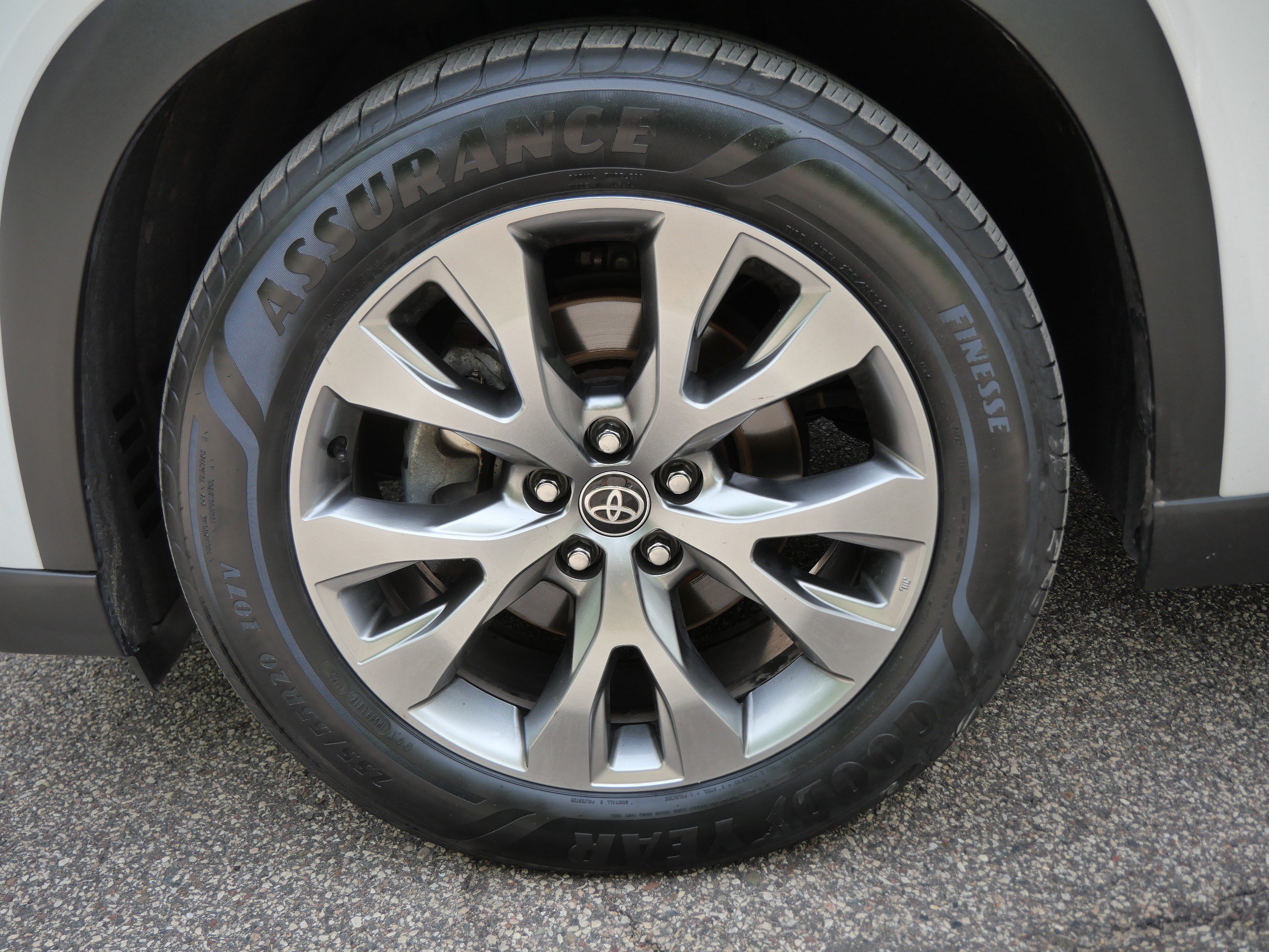 Certified Used 2024 Wind Chill Pearl Toyota Limited image 16