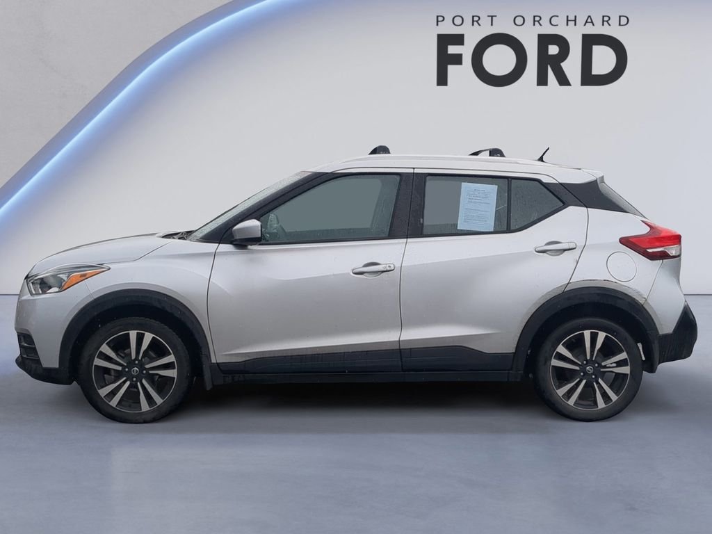 Used 2018 Silver Nissan SV image 3