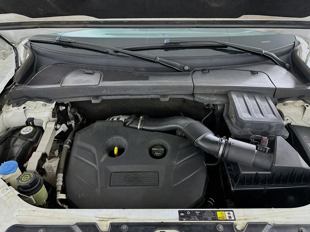 Used 2013 Fuji White Land Rover  image 27