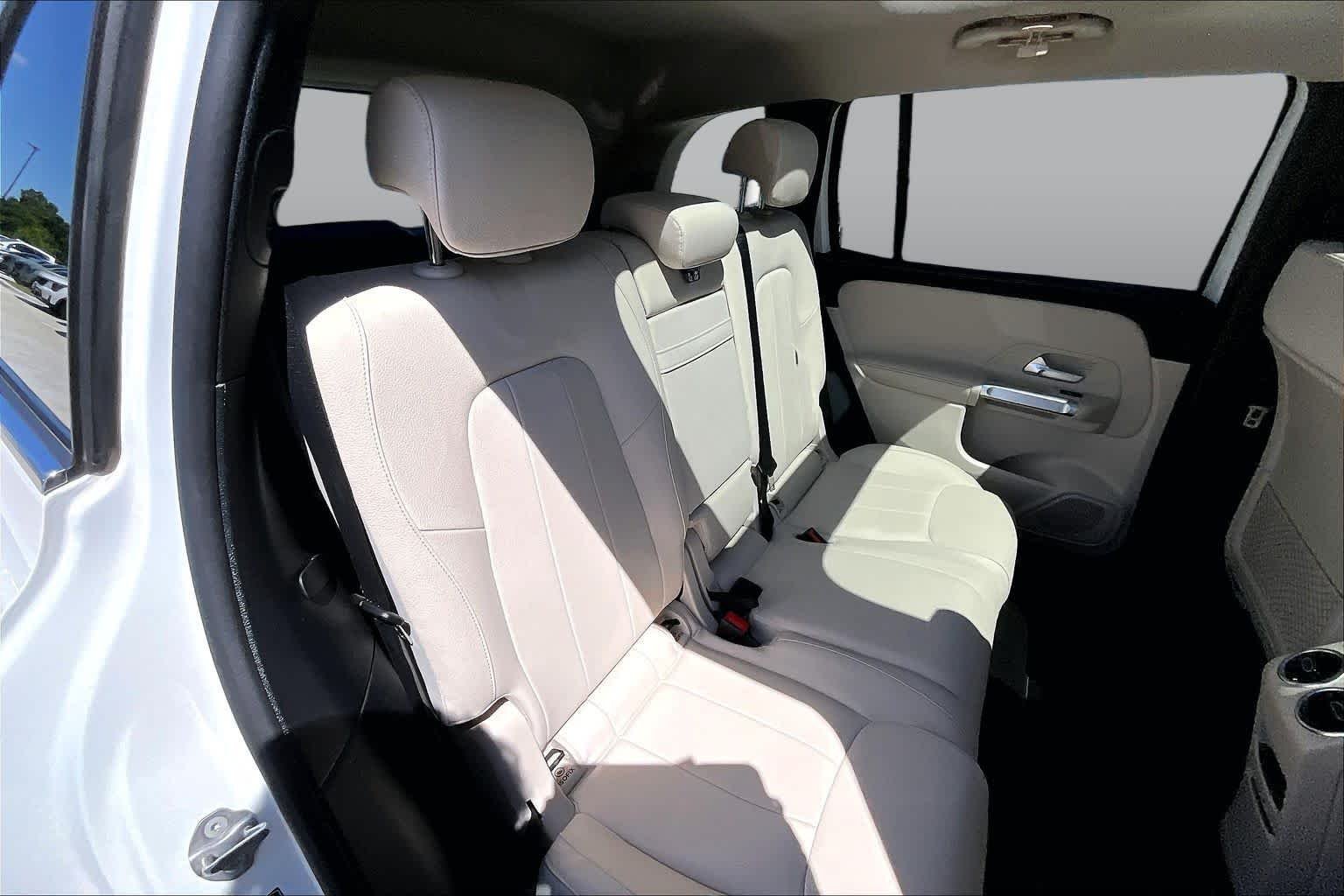 Used 2023 Polar White Mercedes-Benz GLB 250 image 19