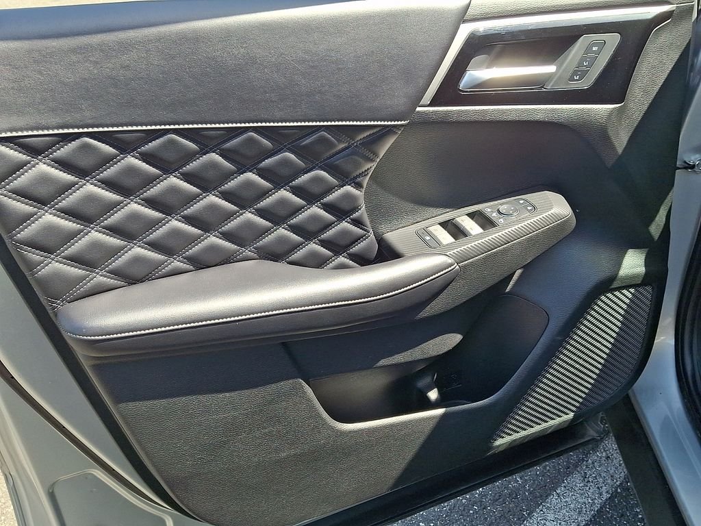 Used 2024 Silver Mitsubishi SEL image 14