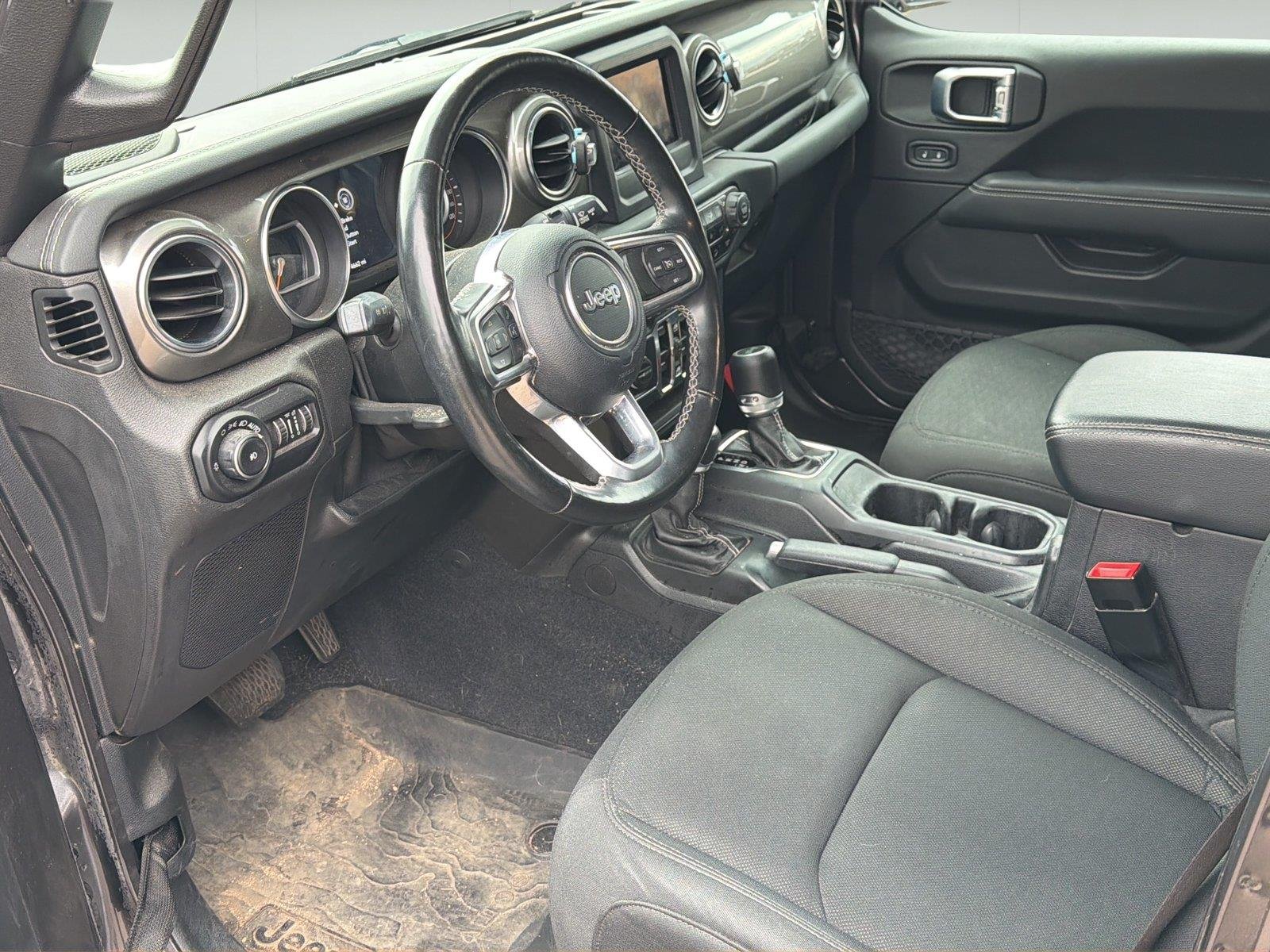 Used 2020 Granite Crystal Metallic Clearcoat Jeep Sahara image 10