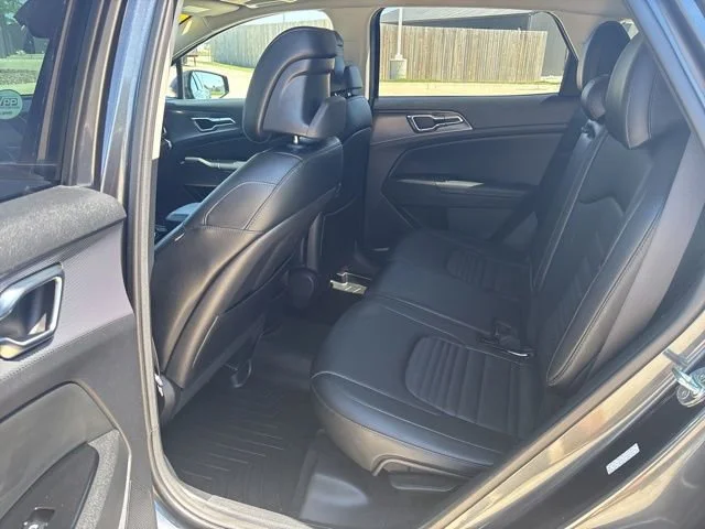 Used 2023  Kia SX-Prestige image 25