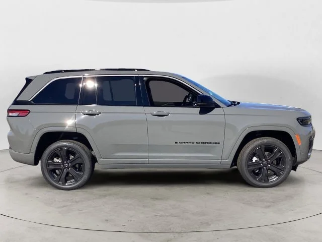 New 2027 Gray Jeep LIMITED RESERVE 4X4 image 7