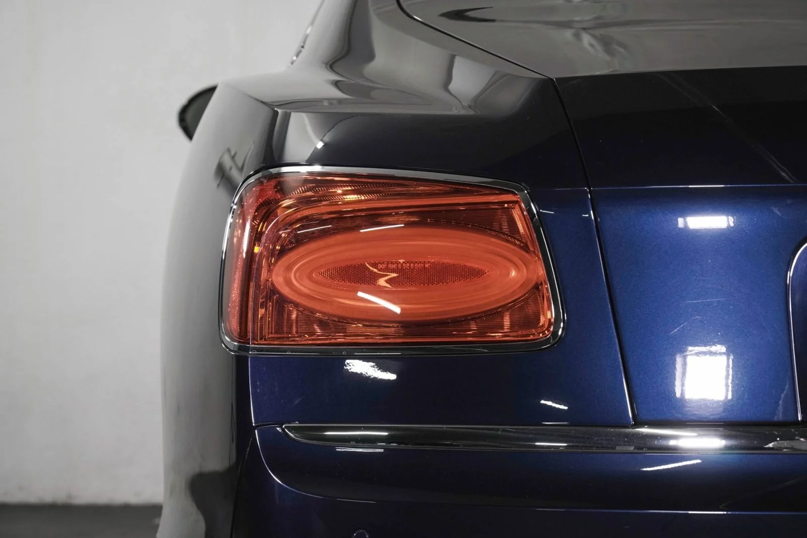 Used 2014  Bentley  image 13