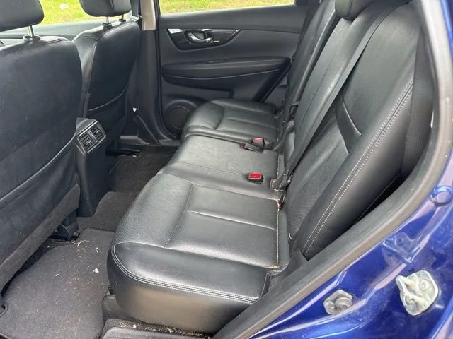 Used 2017 Blue Nissan SL image 16