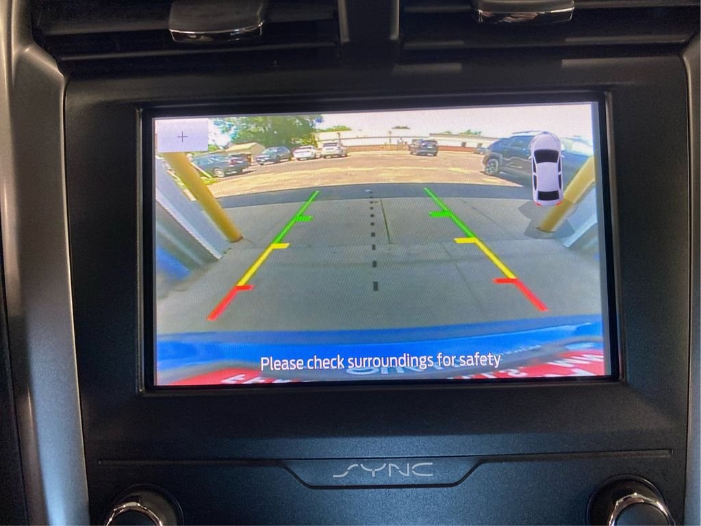 Used 2020 Blue Ford SE image 19