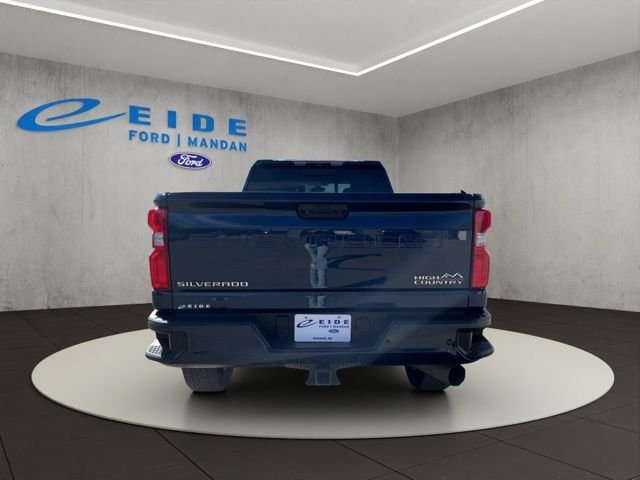 Used 2022 Blue Chevrolet High Country image 8