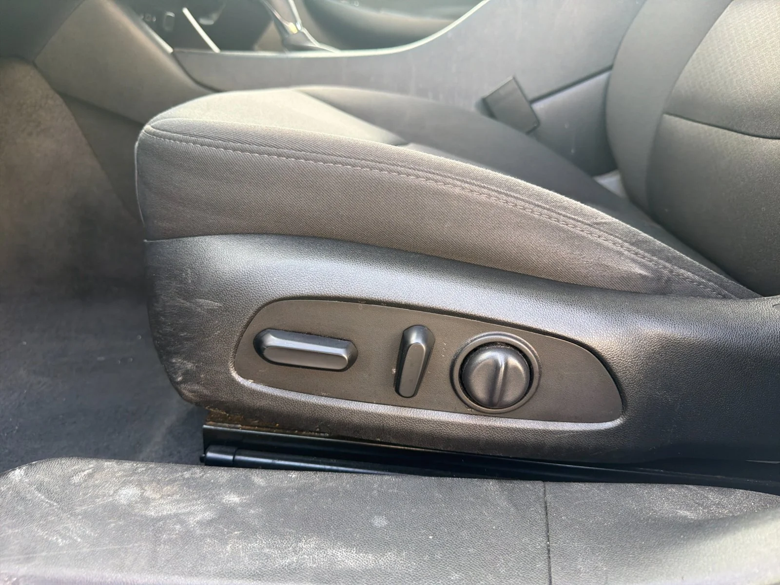 Used 2020 SILVER ICE METALLIC Chevrolet LT image 12