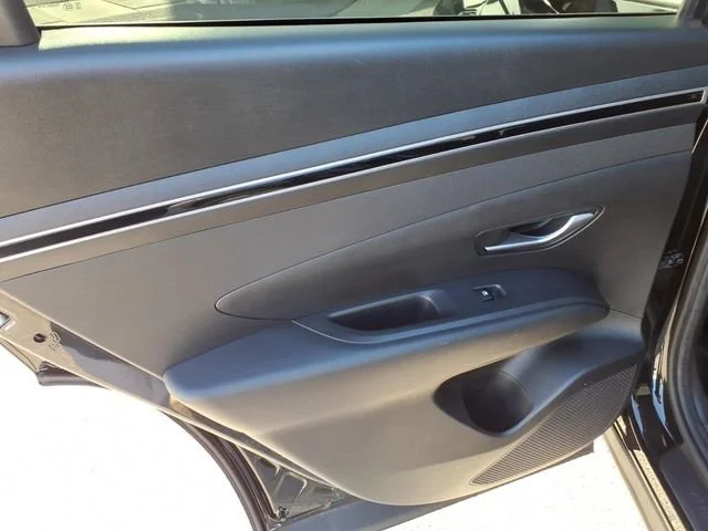 Used 2024 Black Hyundai SE image 9