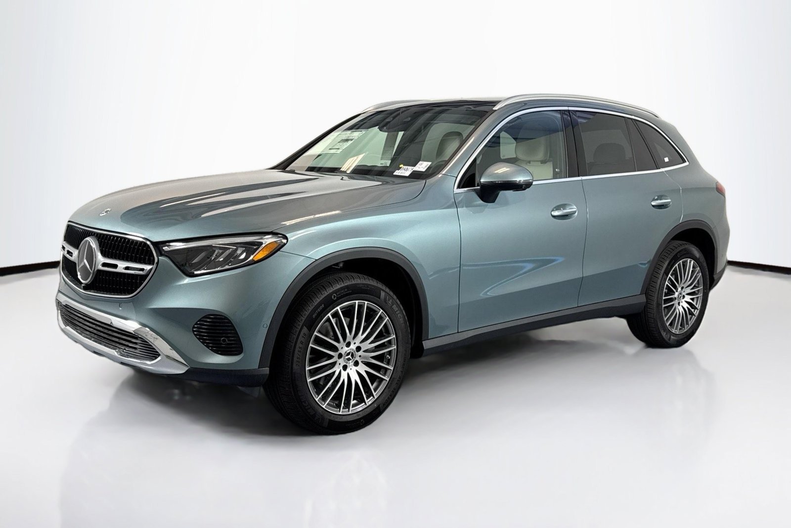 New 2026 Verde Silver Metallic Mercedes-Benz GLC 300 image 1