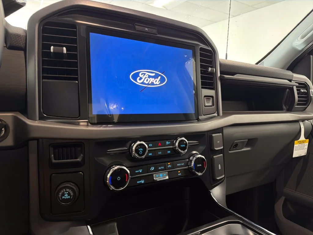 New 2026 Oxford White Ford XLT image 16