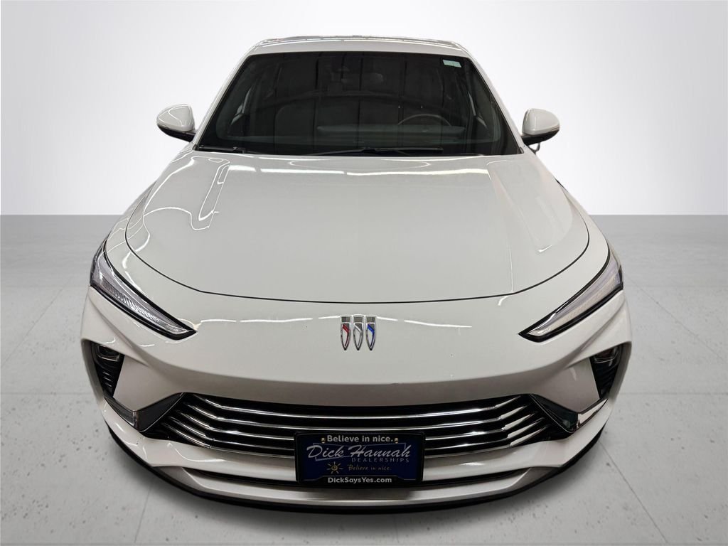 Used 2024 Summit White Buick Preferred image 12