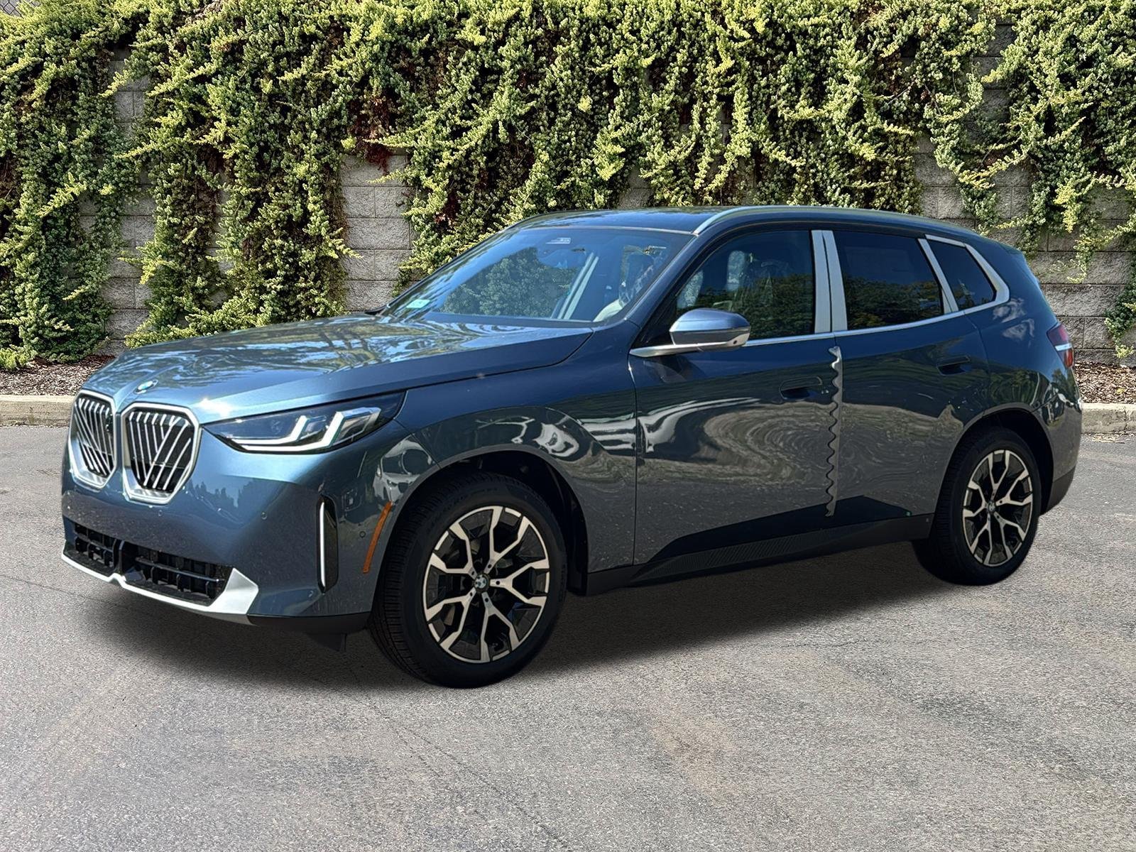 New 2026 Arctic Race Blue Metallic BMW 30 xDrive image 3