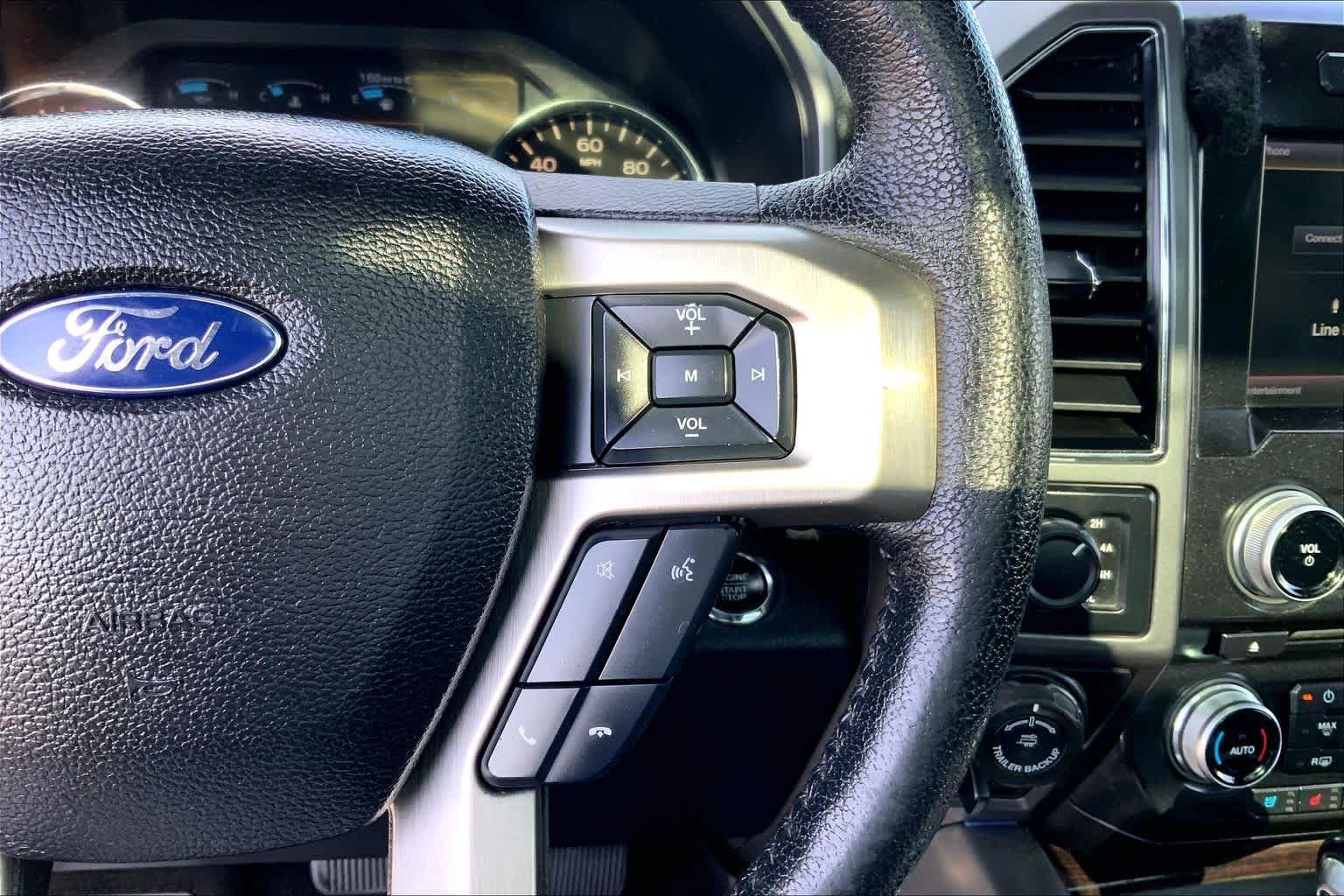 Used 2015 White Platinum Metallic Tri-Coat Ford Platinum image 21