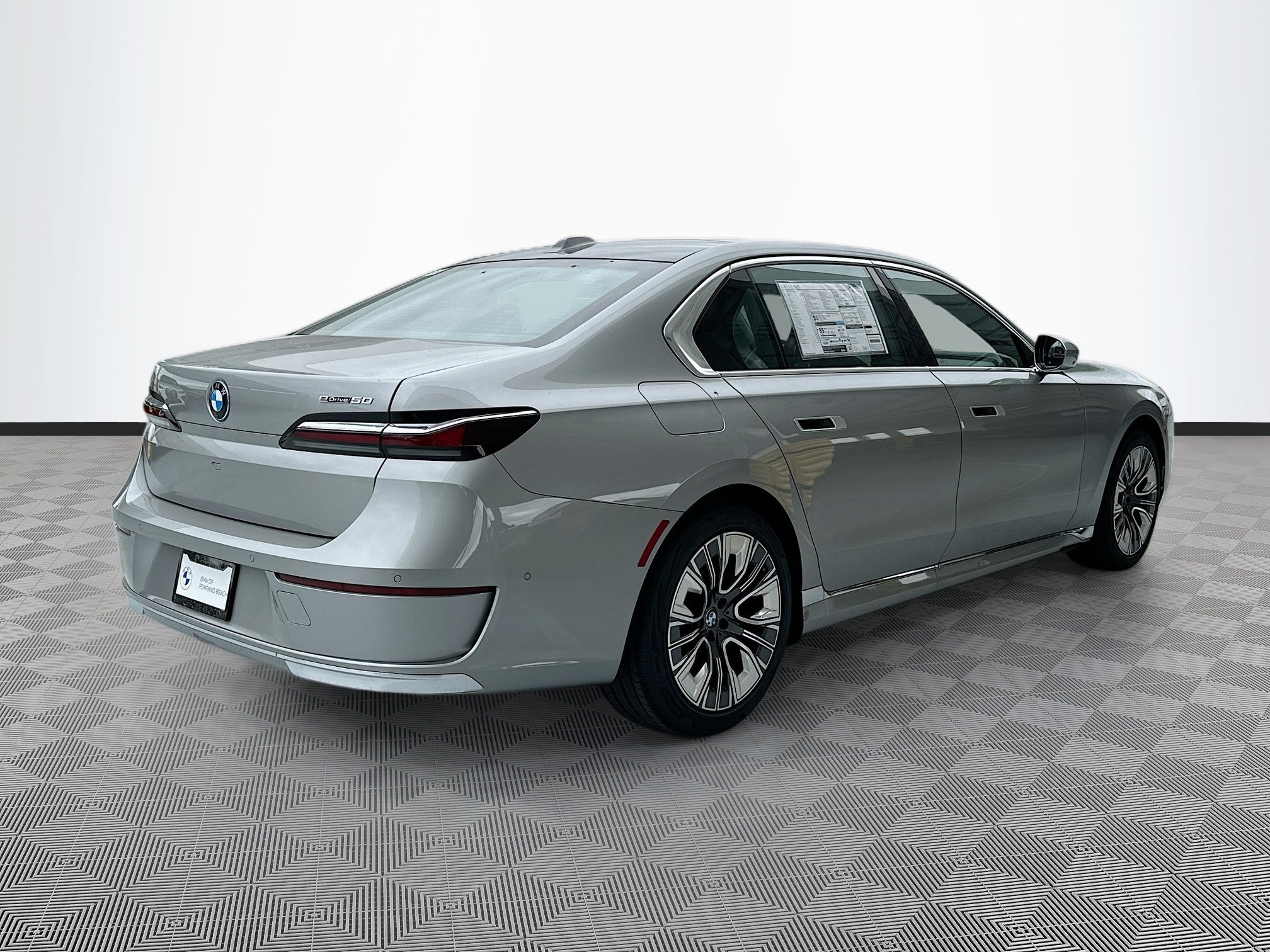 2025 BMW i7 50 - Photo 7