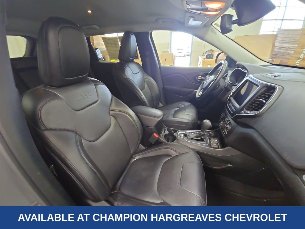 Used 2021 Gray Clearcoat Jeep Latitude Lux image 36