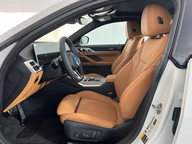 New 2026 White BMW xDrive40 image 10