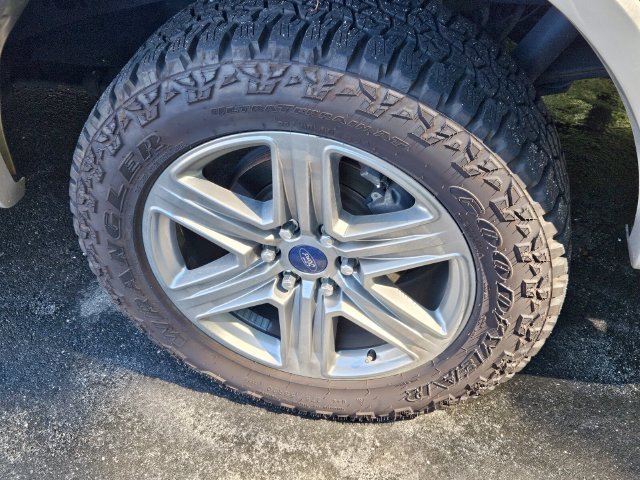 Used 2018 Silver Ford XLT image 4