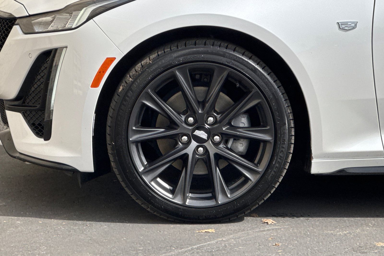 Used 2023 White Cadillac Sport image 31