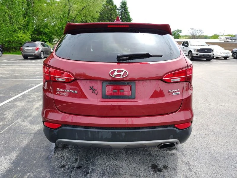 Used 2016 Red Hyundai 2.4L image 5